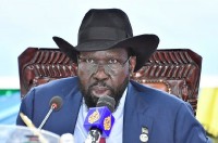 Giữa lúc thỏa thuận hòa bình mong manh bị đe dọa, Tổng thống Nam Sudan có động thái bất ngờ với đồng minh