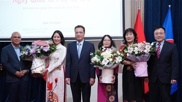 Phụ nữ Việt xây dựng khối đại đoàn kết ở xứ sở bạch dương