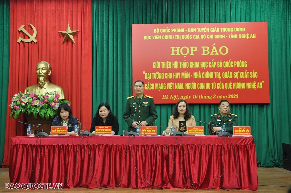 (03.10) Buổi họp báo về Hội thảo khoa học kỷ niệm 110 năm ngày sinh Đại tướng Chu Huy Mân. (Ảnh: Minh Quân)