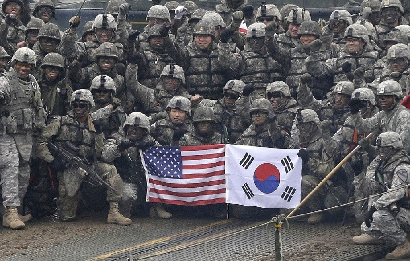 Bán đảo Triều Tiên: Hàn Quốc quyết đẩy mạnh điều này với Mỹ, Bình Nhưỡng phát hiện vật liệu nổ nguy hiểm./ (Nguồn: AP)