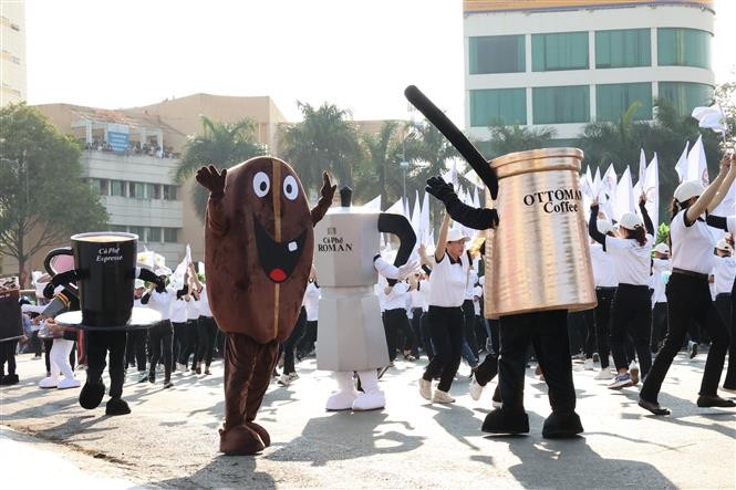 The Buon Ma Thuot Street Festival is one of the highlights of the ongoing 8th Buon Ma Thuot Coffee Festival. (Photo: VNA)