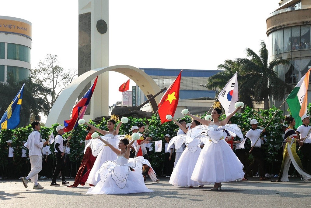 Buon Ma Thuot Street Festival excites spectators Buon Ma Thuot Street Festival excites spectators