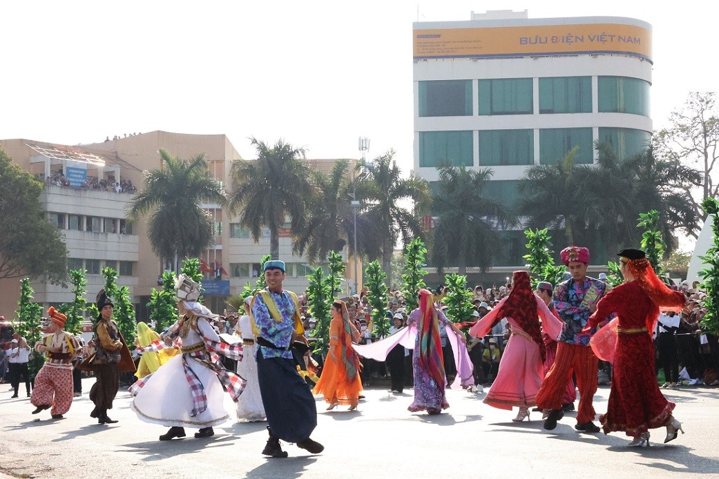 Buon Ma Thuot Street Festival excites spectators Buon Ma Thuot Street Festival excites spectators