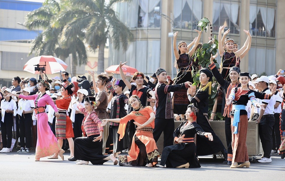 Buon Ma Thuot Street Festival excites spectators Buon Ma Thuot Street Festival excites spectators