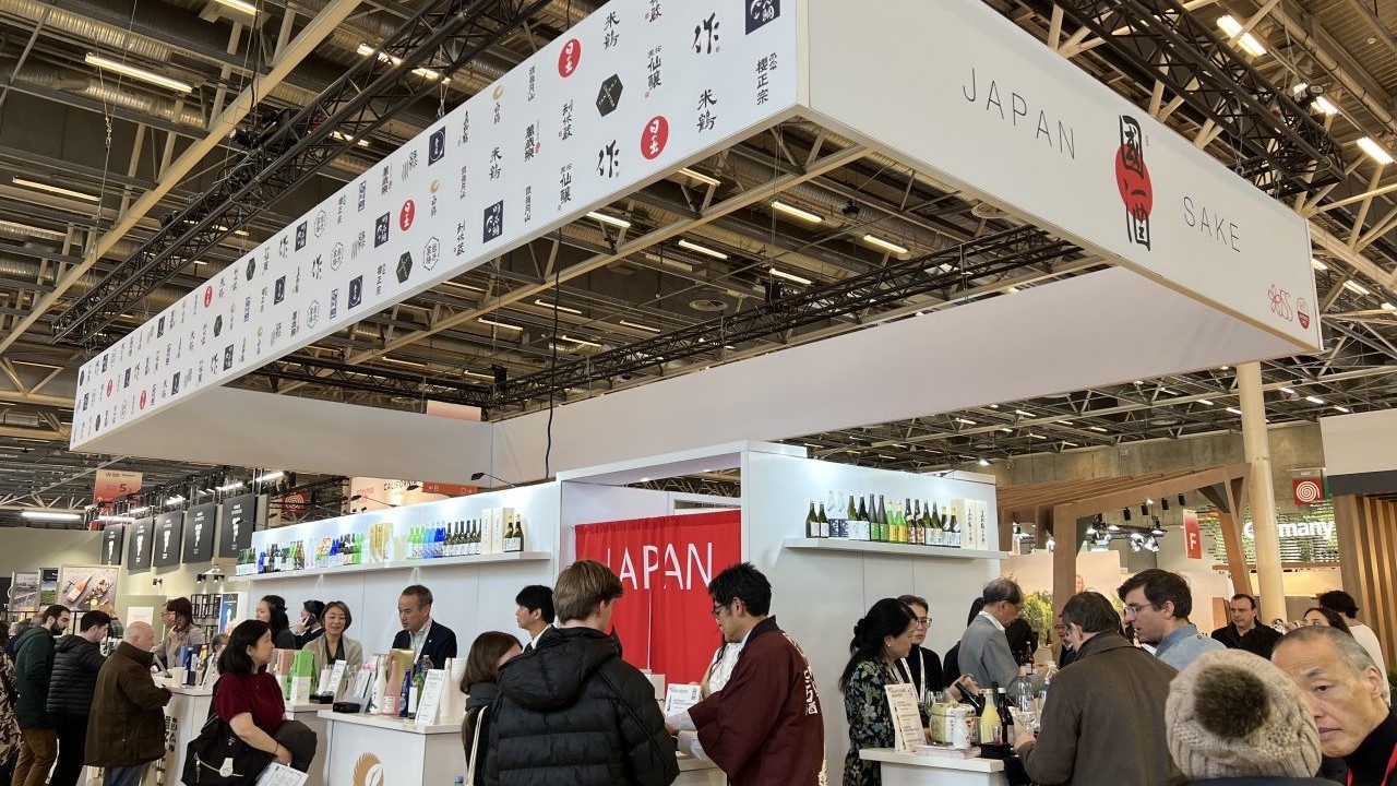 Xuất khẩu rượu sake của Nhật Bản tăng kỷ lục, nhắm đến phân khúc khách hàng hạng sang