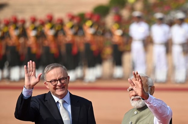 Thủ tướng Ân Độ Narendra đón Thủ tướng Australia thăm Ấn Độ Anthony Albanese tại thủ đô New Delhi. (Nguồn: AFP)