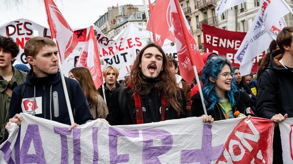 Pháp: Dự luật cải cách hưu trí tranh cãi vượt ‘ải’ Thượng viện