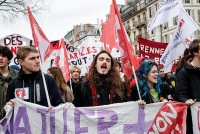 Pháp: Dự luật cải cách hưu trí tranh cãi vượt ‘ải’ Thượng viện
