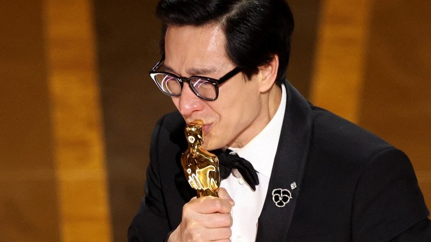 Từng thất nghiệp tại Hollywood, sao gốc Việt nhận tượng vàng sớm tại Oscar 2023