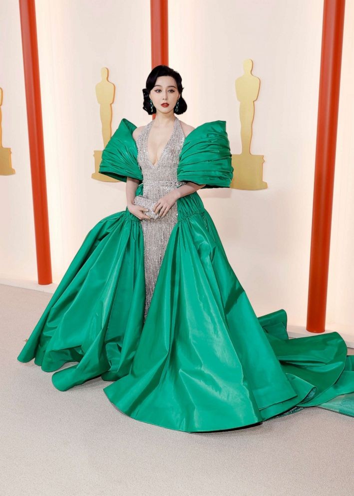 Những bộ trang phục đẹp nhất thảm đỏ lễ trao giải Oscar 2023