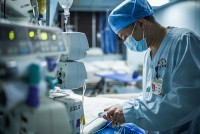 Trung Quốc sẽ thử nghiệm lâm sàng thuốc điều trị hiệu quả bệnh viêm loét đại tràng