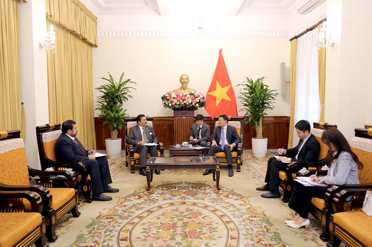 Thúc đẩy quan hệ hữu nghị và hợp tác giữa Việt Nam và Kuwait Thứ trưởng Ngoại giao Phạm Quang Hiệu tiếp Đại sứ Kuwait