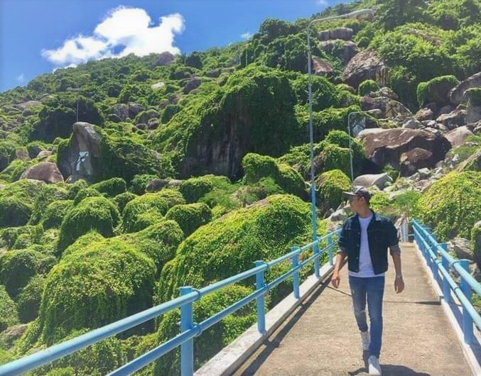 Lost in the scenery. Lost in the scenery.