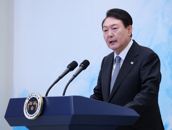 Trước thềm thăm Nhật Bản, Tổng thống Hàn Quốc tỏ mong muốn 'hướng tương lai', nói không thể lãng phí thời gian. (Nguồn: Korea Joongang Daily
