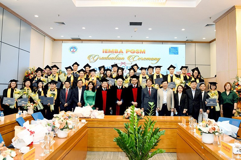 Lễ trao bằng PGSM tại Trường ĐH Kinh tế quốc dân HN ngày 11.3.2023