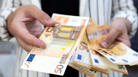 ECB tăng lãi suất, tiết lộ hiện trạng lĩnh vực ngân hàng của Eurozone, chứng khoán tăng điểm