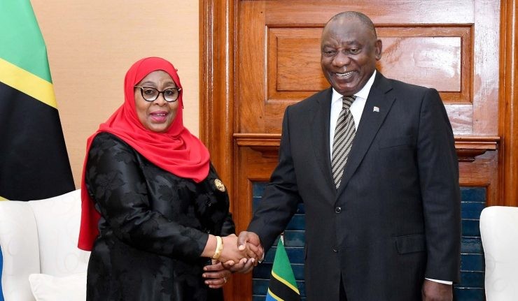 Tổng thống Cyril Ramaphosa đón Tổng thống Tanzania Samia Suluhu Hassan lần đầu tiên thăm chính thức Nam Phi. (Nguồn: AP)