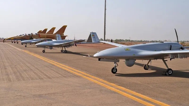 Nga 'bơm' máy bay chiến đấu cho Mali. (Nguồn: Twitter)