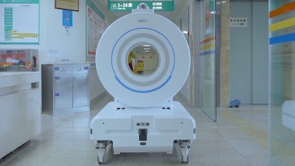 Trung Quốc phát triển máy chụp cắt lớp vi tính (CT) robot di động thông minh