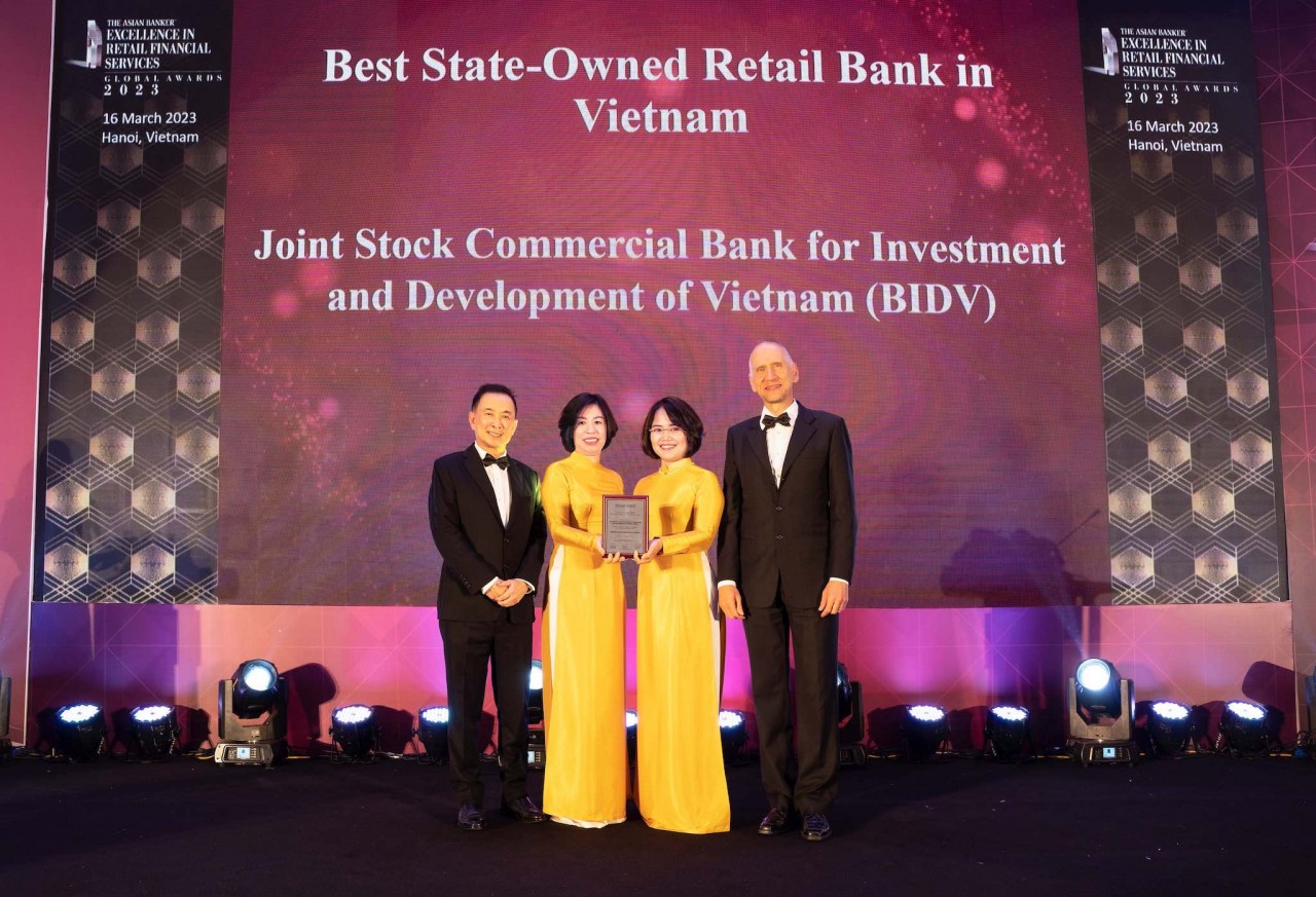 BIDV vinh dự nhận danh hiệu Ngân hàng Bán lẻ tốt nhất Việt Nam lần thứ 8 (Hạng mục State-Owned Retail Bank năm 2023)