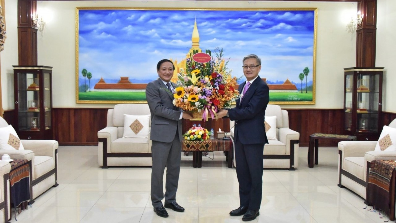 Đại sứ quán Việt Nam chúc mừng 68 năm Ngày thành lập Đảng Nhân dân cách mạng Lào