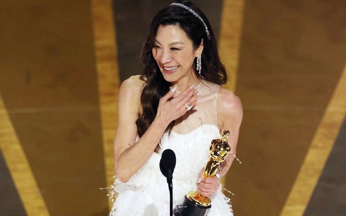 Dương Tử Quỳnh giành giải Oscar đầu tiên trong sự nghiệp (Ảnh: Getty Images).