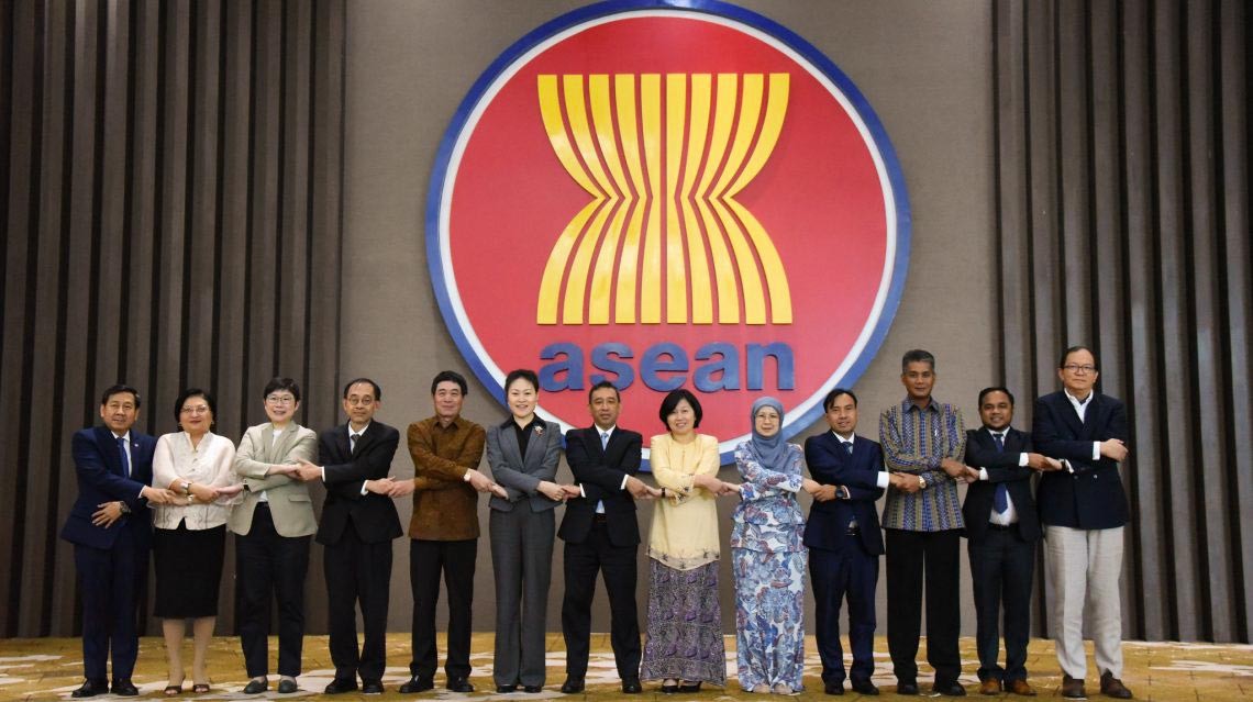 Các đại biểu dự cuộc họp lần thứ 24 của Ủy ban hợp tác chung ASEAN-Trung Quốc (JCC) ngày 17/3. (Nguồn: ASEAN.org)