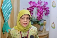 Ngoại giao hoa lan theo Tổng thống Singapore sang Malaysia