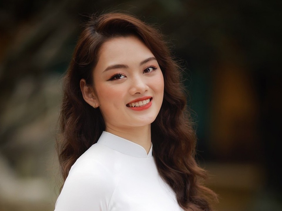 Vẻ đẹp vạn người mê của Hoa khôi bóng chuyền Nguyễn Thu Hoài