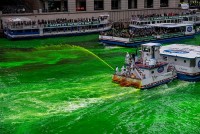 Mỹ: Truyền thống nhuộm xanh dòng sông bằng nguyên liệu rau xanh nhân ngày Thánh Patrick