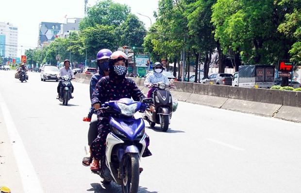 Dự báo thời tiết đêm nay và ngày mai (21-22/3): Hà Nội, Bắc Bộ nắng nóng; Bắc Trung Bộ nắng nóng gay gắt; Nam Bộ đêm không mưa, ngày nắng