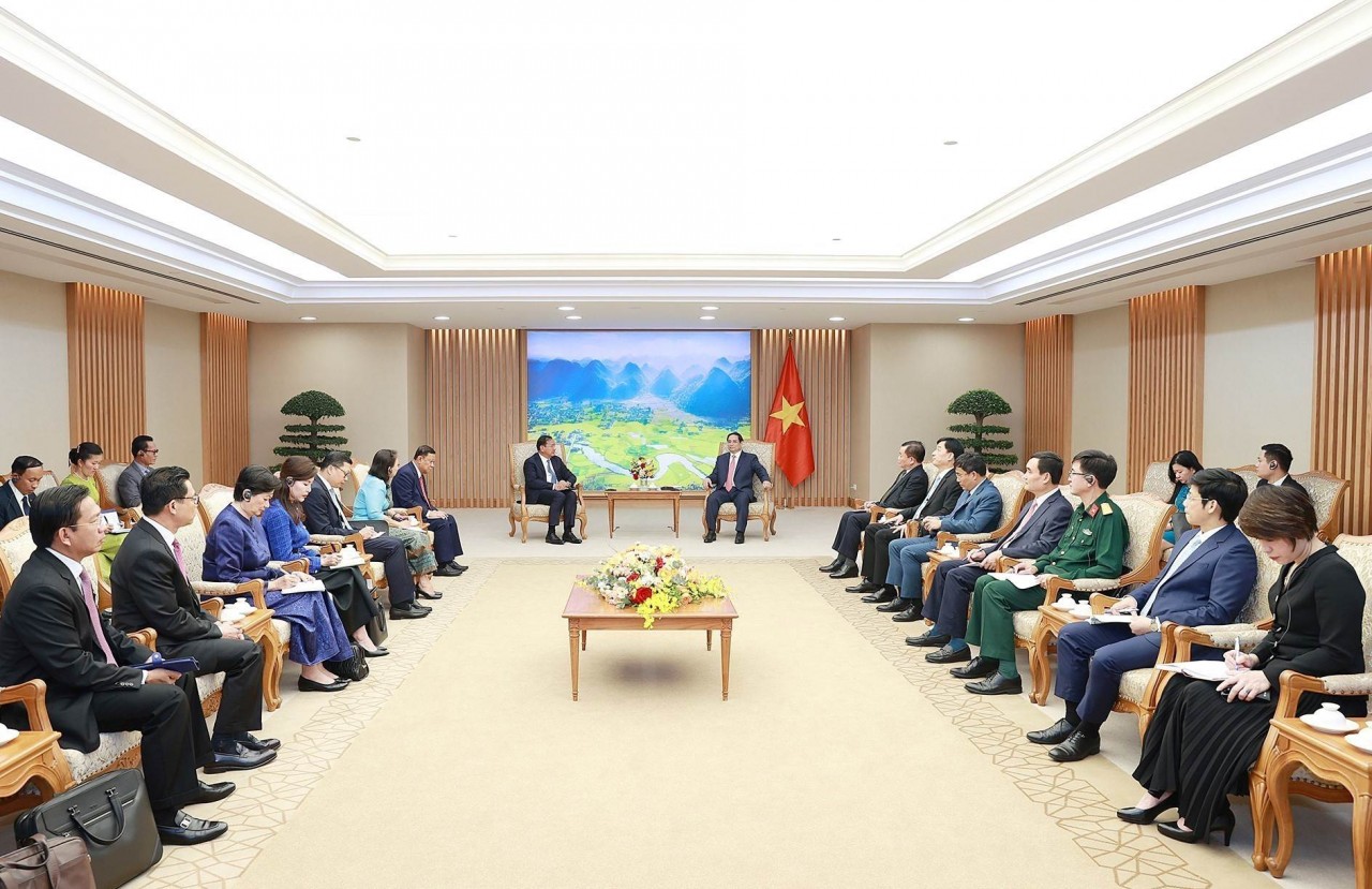 Thủ tướng Phạm Minh Chính tiếp Phó Thủ tướng, Bộ trưởng Ngoại giao và Hợp tác quốc tế Campuchia Prak Sokhonn. (Nguồn: TTXVN)