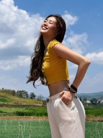 Hoa hậu Khánh Vân trẻ trung tuổi 28