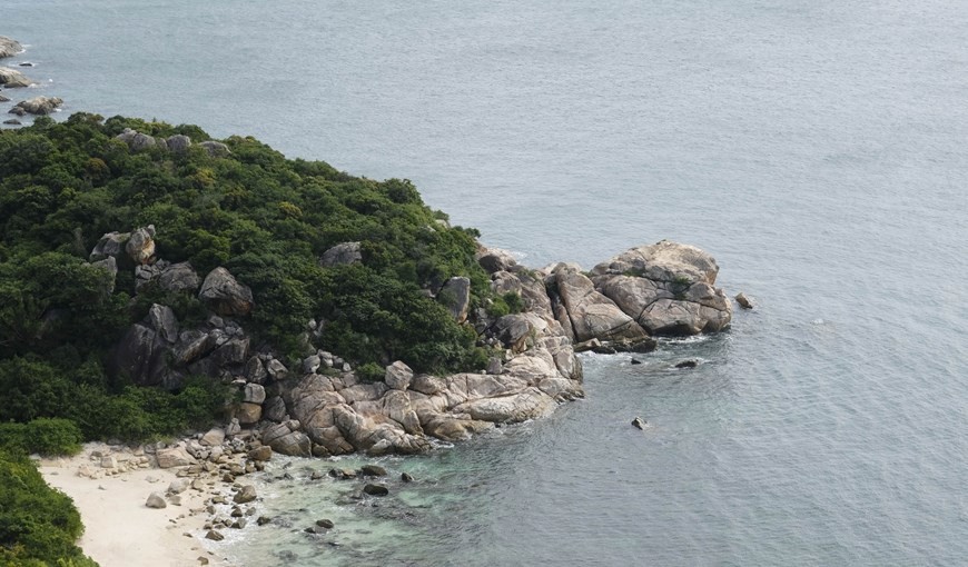 Pristine beauty of Binh Ba island on Cam Ranh Bay Pristine beauty of Binh Ba island on Cam Ranh Bay