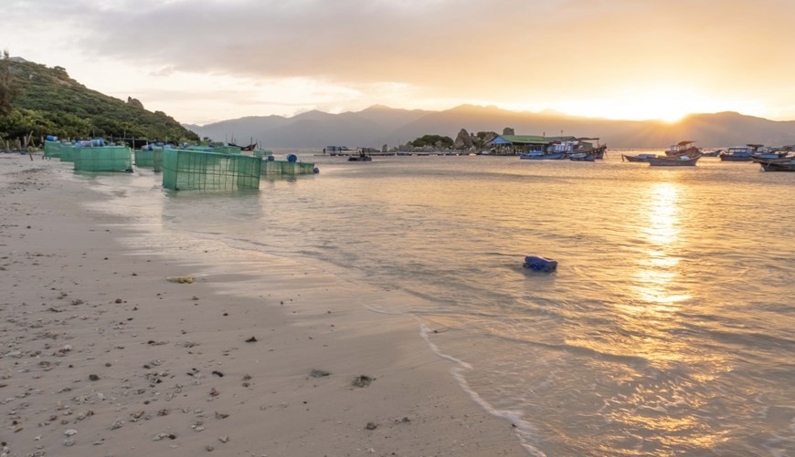 Pristine beauty of Binh Ba island on Cam Ranh Bay Pristine beauty of Binh Ba island on Cam Ranh Bay