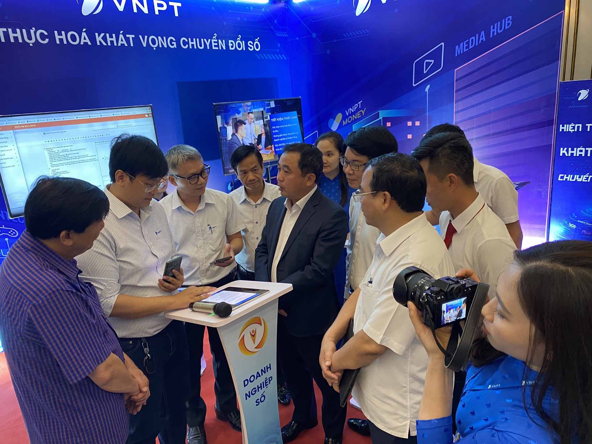 Bí thư Tỉnh ủy Trần Đức Thắng kêu gọi các doanh nghiệp như Tập đoàn Bưu chính, Viễn thông VNPT tham gia đóng góp vào công cuộc thúc đẩy chuyển đổi số của tỉnh Hải Dương.