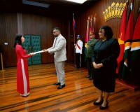 Đại sứ Phạm Thị Kim Hoa trình Thư ủy nhiệm lên Tổng thống Guyana