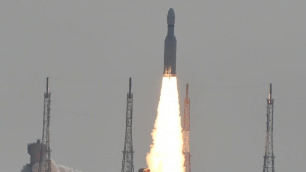 Ấn Độ phóng thành công tên lửa mang theo 36 vệ tinh liên lạc, tham gia 'đường đua' cung cấp dịch vụ Internet tốc độ cao