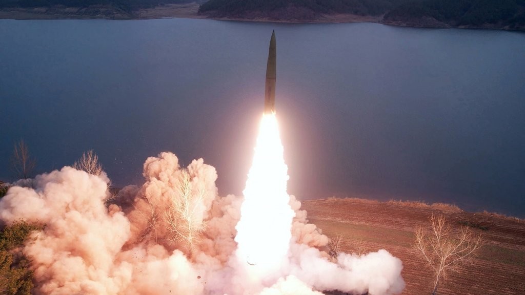 Không phải một, Triều Tiên vừa phóng 2 tên lửa đạn đạo; Hàn Quốc tuyên bố không từ bỏ hành động này