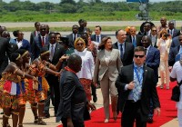 Phó Tổng thống Mỹ thăm châu Phi: Hứa hẹn đầu tiên
