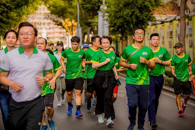 Hơn 8.000 người tham gia 'Ngày chạy vì sức khỏe toàn dân'