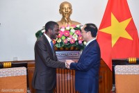 Bộ trưởng Ngoại giao Việt Nam Bùi Thanh Sơn tiếp Giám đốc Trung tâm Di sản thế giới của UNESCO