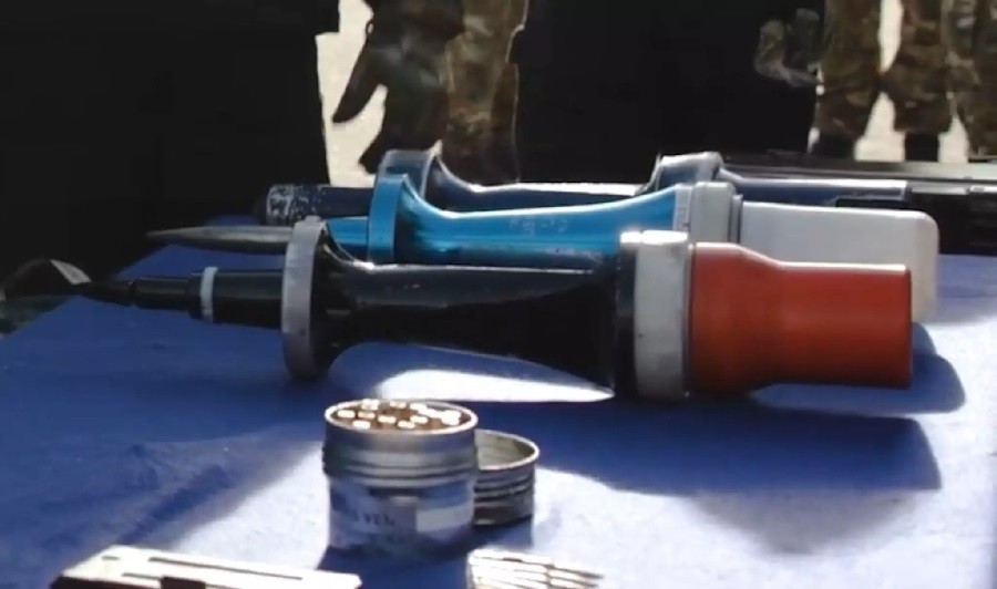 Một quả đạn uranium đã cạn kiệt được trưng bày tại một khóa học của Anh dành cho các đội xe tăng Ukraine. (Ảnh chụp màn hình: UK MoD)