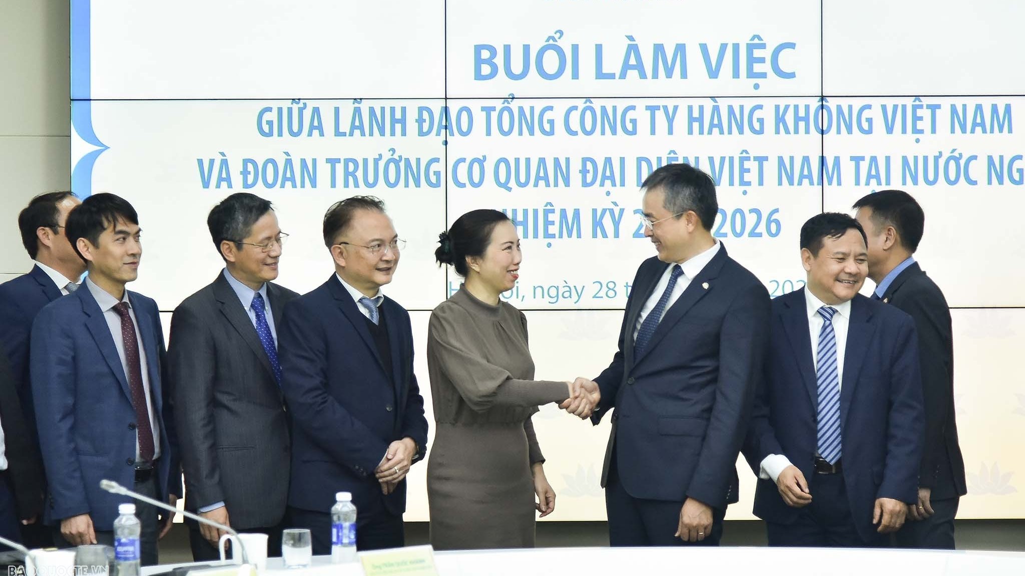 Đoàn Trưởng Cơ quan đại diện Việt Nam ở nước ngoài nhiệm kỳ 2023-2026 làm việc với Vietnam Airlines