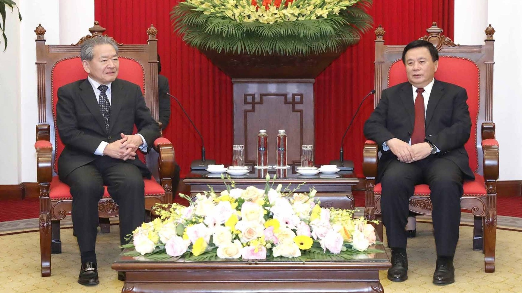 Phó Chủ tịch kiêm Trưởng ban Quốc tế Đảng Cộng sản Nhật Bản thăm và làm việc tại Việt Nam