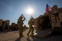 Tình hình Syria: Mỹ tuyên bố không rút quân, Damascus đón tin không vui từ các nước Arab
