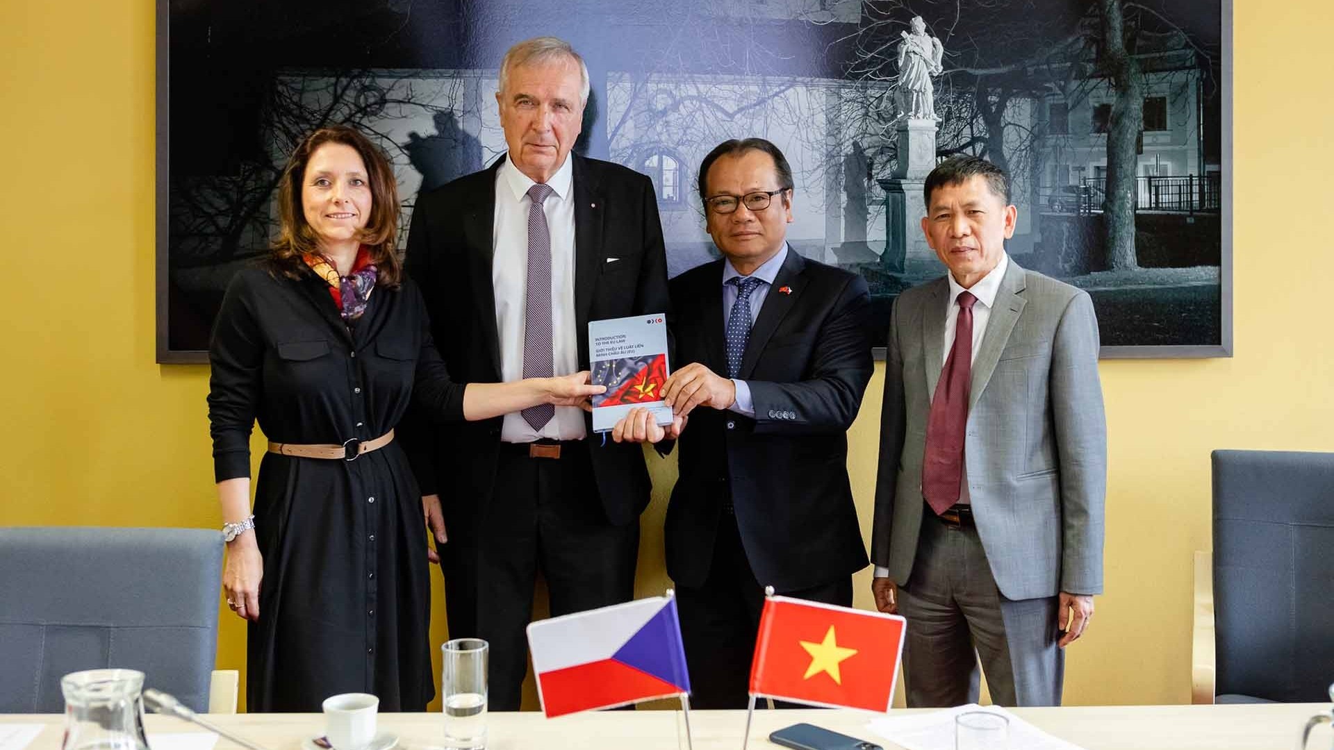 Việt Nam-Czech thúc đẩy hợp tác trong lĩnh vực giáo dục đào tạo, văn hóa và du lịch