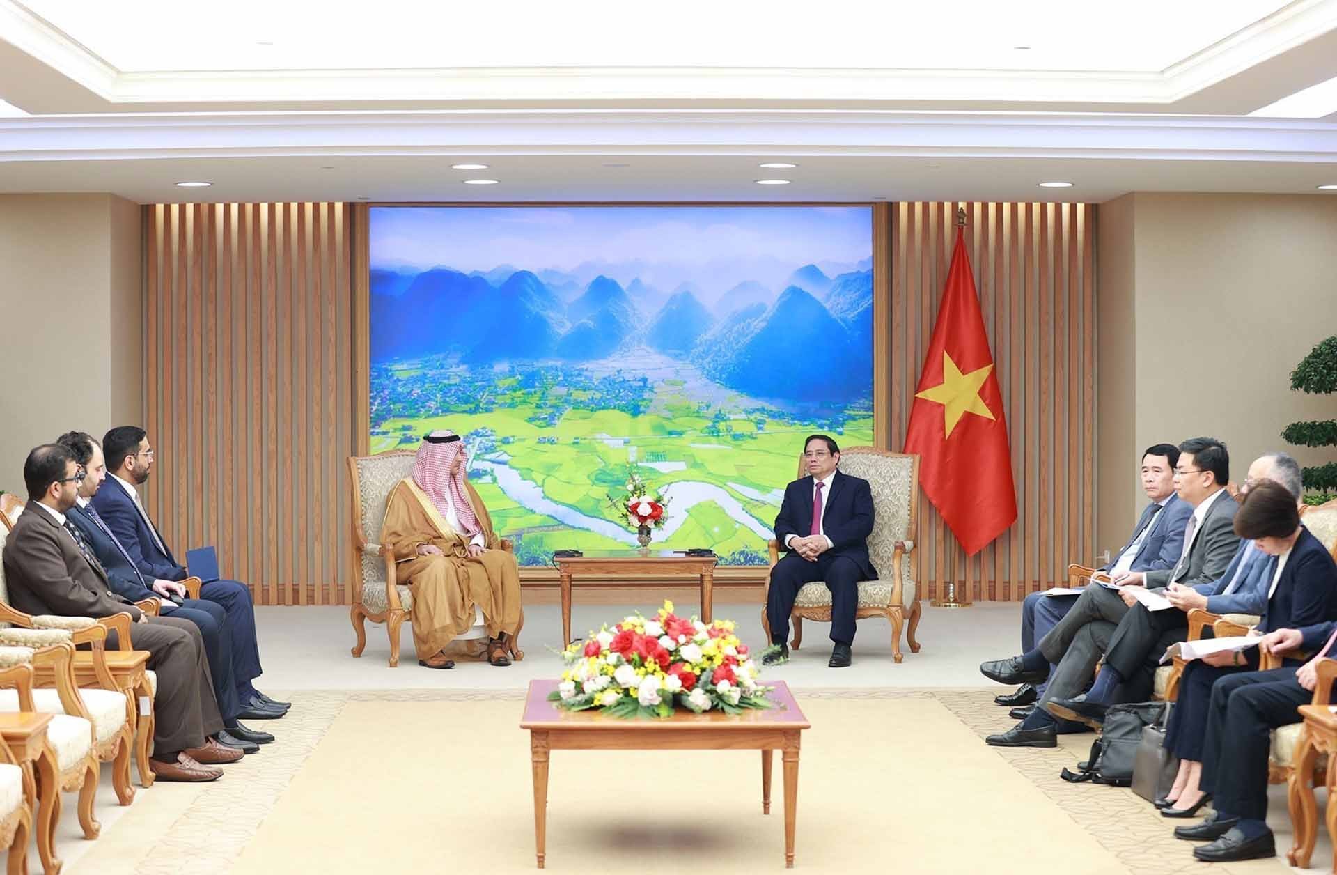 Thủ tướng Phạm Minh Chính tiếp Đại sứ Saudi Arabia tại Việt Nam Mohammed Ismaeil A. Dahlwy. (Nguồn: TTXVN)