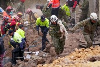 Hiện trường ám ảnh sau vụ sạt lở đất kinh hoàng ở Ecuador