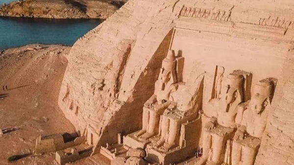 Ai Cập: Xẻ ngôi đền cổ nặng 16.000 tấn thành 807 tảng đá để di chuyển đến vị trí mới